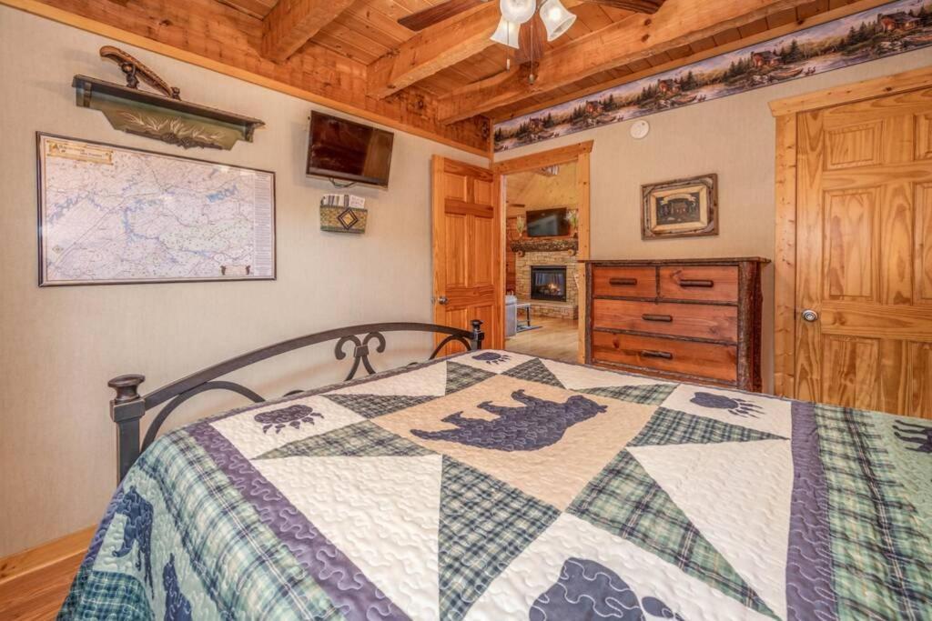 סביירוויל Over The Mountain - Smoky Mountain View Cabin מראה חיצוני תמונה