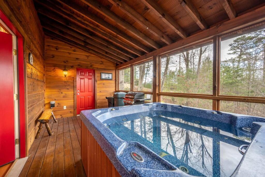 סביירוויל Over The Mountain - Smoky Mountain View Cabin מראה חיצוני תמונה