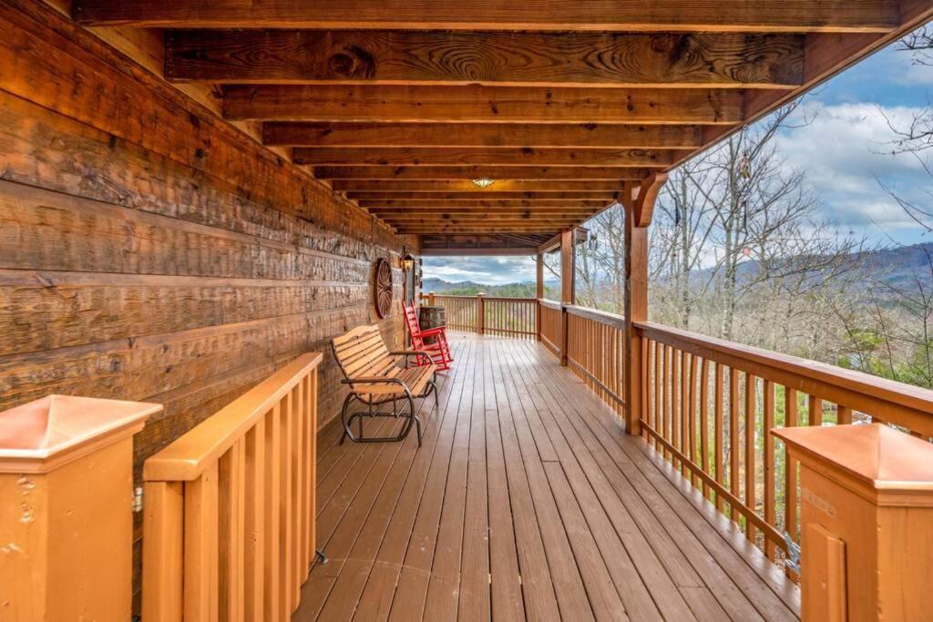 סביירוויל Over The Mountain - Smoky Mountain View Cabin מראה חיצוני תמונה